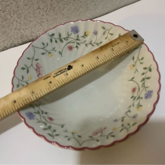 Johnson Brothers Summer Chintz vegetable bowl Pink Flower Ridged Border England - Picture 4 of 5